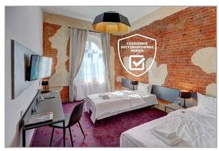 Отель Koszary Arche Hotel Гура-Кальвария Двухместный номер с 2 отдельными кроватями-1