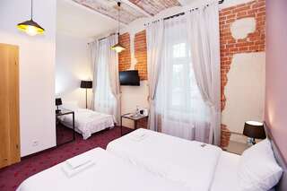 Отель Koszary Arche Hotel Гура-Кальвария Двухместный номер с 2 отдельными кроватями-3